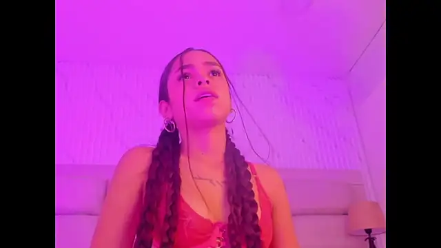 دردشة CarolineFyre الجنسية المباشرة