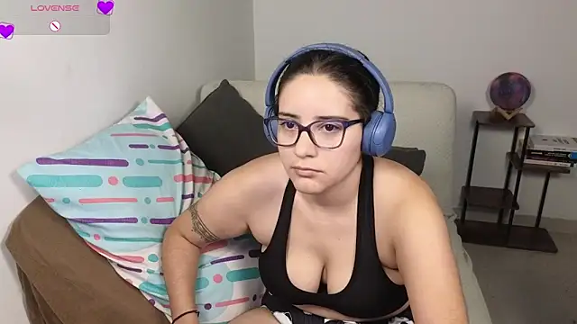 blue__moon_ élő XXX-chatje