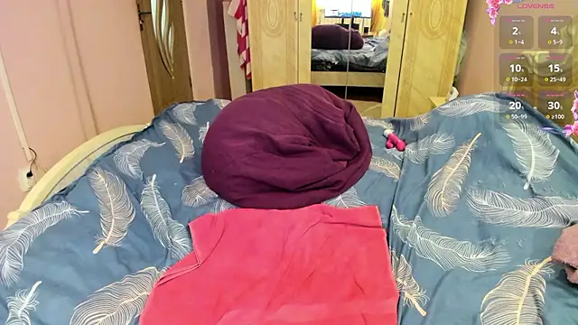 HoneyBee699: онлайн-секс-чат