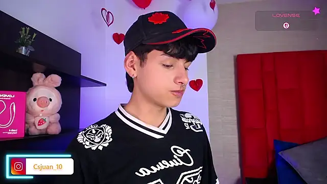 Ezra_Storm: διαδικτυακό σόου στην κάμερα