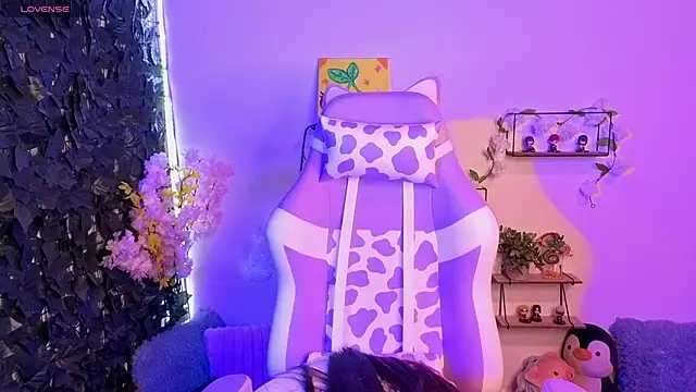 Eymmy_24 Pertunjukan Webcam