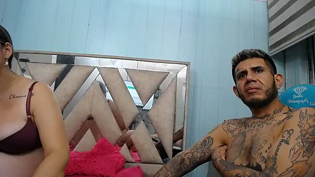 Živý XXX chat allison_max_tattoo