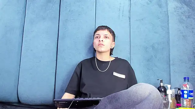 Megan_Thompson_ Adlı Modelin Canlı XXX Sohbeti