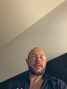 Chatroom XXX en direct de Guitccch