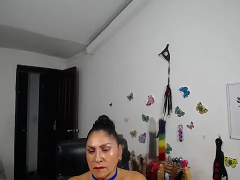 mature_bigboobs10 Adlı Modelin Canlı XXX Sohbeti