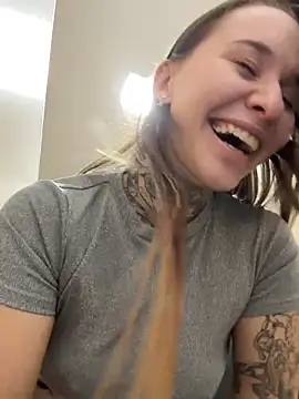 KishaMur élő XXX-chatje