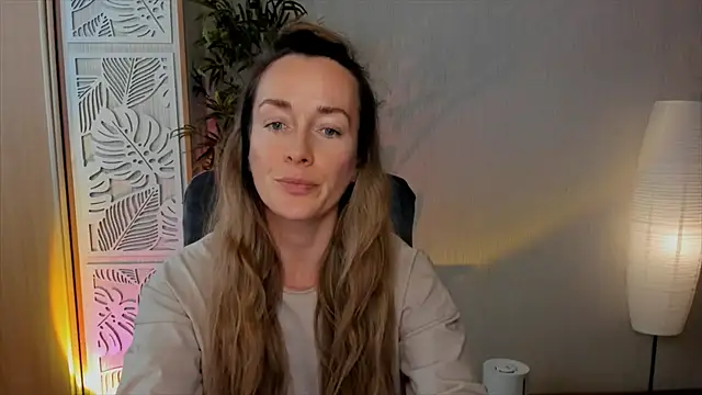 RebeccaMartinez Adlı Modelin Canlı XXX Sohbeti