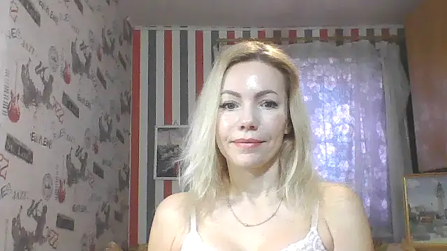 Amoretta Chat XXX in diretta