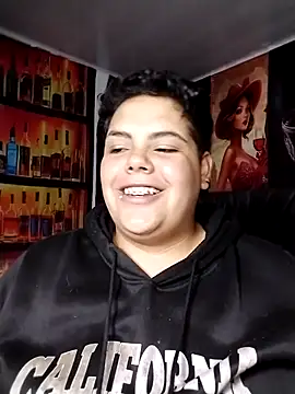 Hailey_Curvy élő XXX-chatje