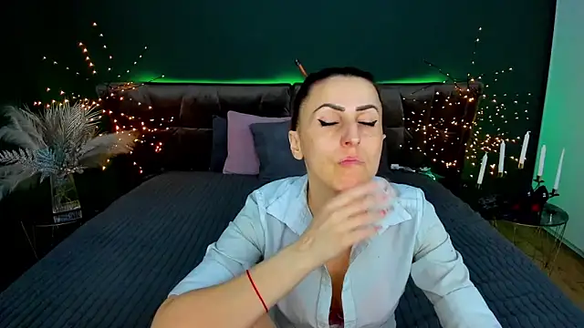 Rebecca_Diamond Show Webcam