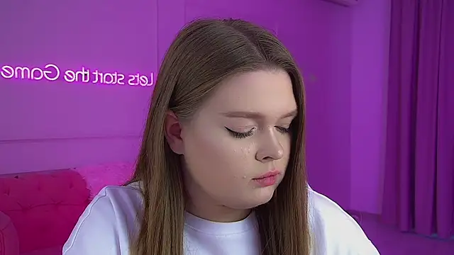 CrystalLyonsn Webbikameraesitys