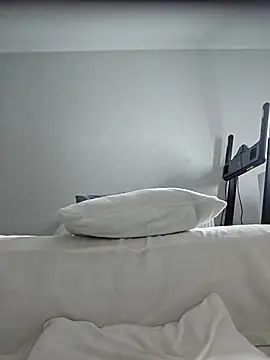 _-__________________-_ Show Webcam