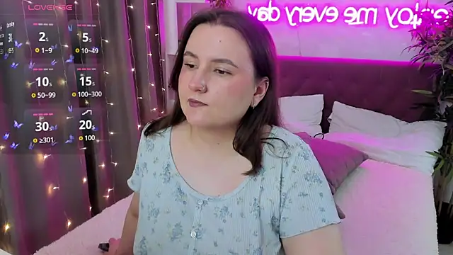 FeralPeach élő XXX-chatje