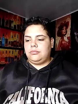 Hailey_Curvy élő XXX-chatje