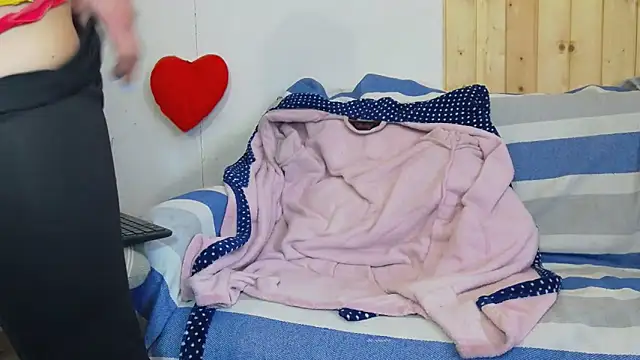 MellyBigLabiaOrgasmic élő XXX-chatje