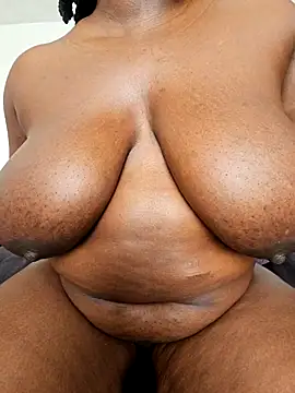 BigBlackClitXX Adlı Modelin Canlı XXX Sohbeti