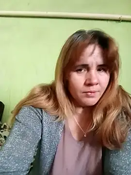 دردشة SannyMILF الجنسية المباشرة