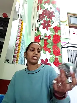 Sexy-Kavya2 Adlı Modelin Canlı XXX Sohbeti