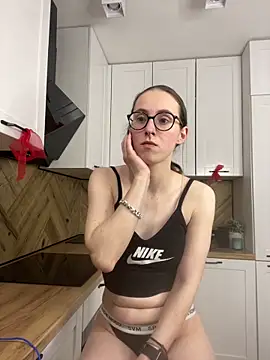 MartiniiSelenna Adlı Modelin Canlı XXX Sohbeti