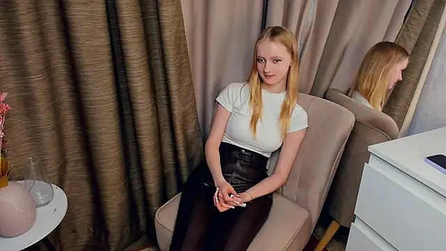 ErinnStandifer Adlı Modelin Canlı XXX Sohbeti