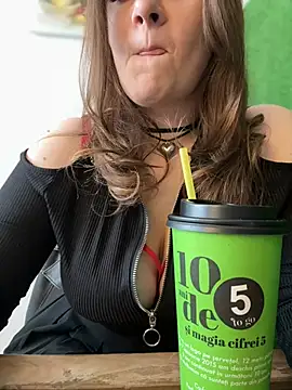 CrazyTori Live XXX Chat