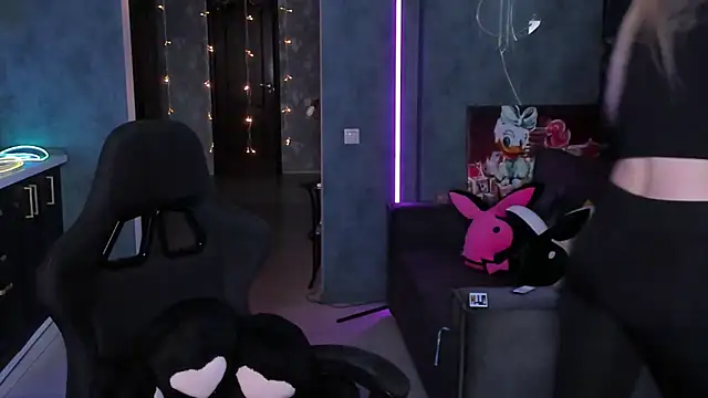 Blckmirrorr Adlı Modelin Canlı XXX Sohbeti