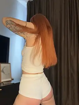 LittleFox___ Adlı Modelin Canlı XXX Sohbeti