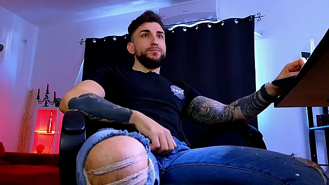 Chatroom XXX en direct de MightyAaron66