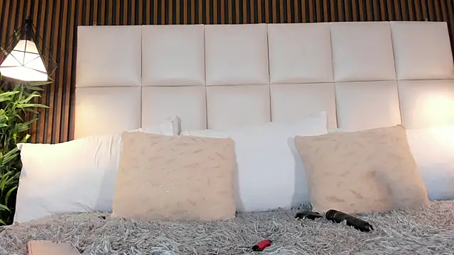 MelanieHillssのライブXXXチャット