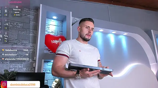 dominic_de_luca Show in webcam