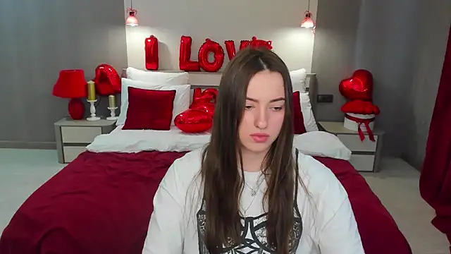 Christina_Enigma Chat XXX in diretta