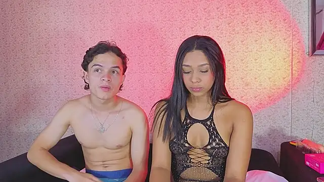 Ebony_and_boy_pm – Naživo XXX chat