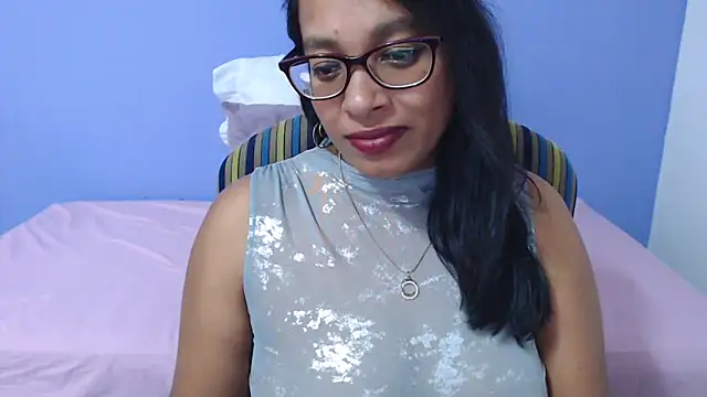 Lushyindia22 Adlı Modelin Canlı XXX Sohbeti