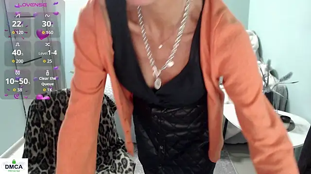 HornyMilf_777 élő XXX-chatje