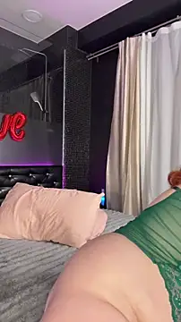 AnnaRichmond: διαδικτυακό σόου στην κάμερα