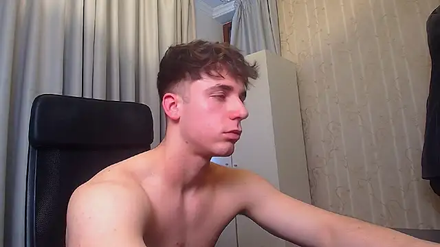 KellenWest Show in webcam