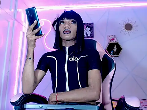 Violeta_R_: онлайн-секс-чат