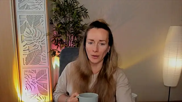 Chat +18 de RebeccaMartinez ao vivo