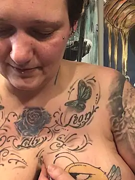 XXX chat uživo modela Ich-eben123