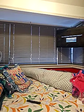 Maddythemilf 网络视讯表演