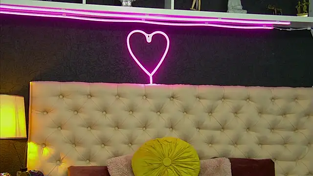 TaniaKaverina's Live XXX Chat