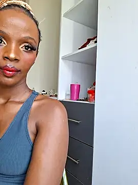 Chat +18 de Kamdollie ao vivo