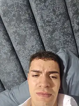 XXX chat uživo modela ALPHA_DOMINUS_