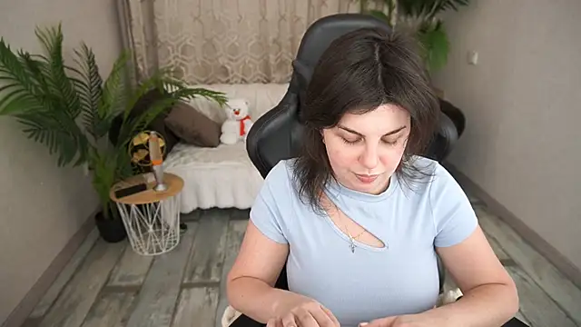 MirandaWong 即時 XXX 聊天