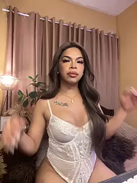 Pokazy przed kamerką – Nyxie_luxx