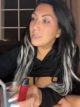 LittleMissEeve live XXX chat