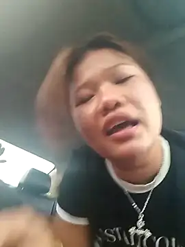 jhon_gade: διαδικτυακό σόου στην κάμερα