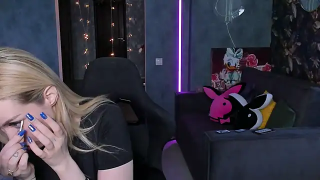 Blckmirrorr Chat XXX in diretta