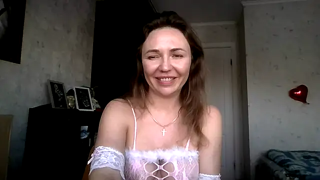 AngelinaLove28 在線直播表演