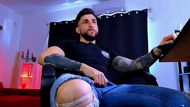 MightyAaron66 现场XXX聊天